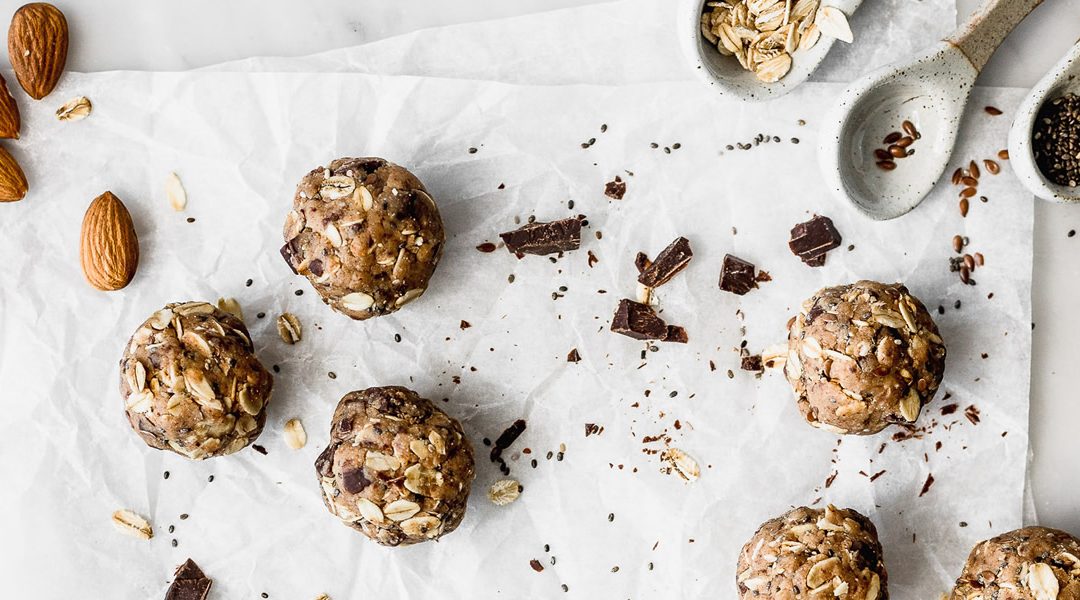 BOLITAS ENERGÉTICAS DE MANTEQUILLA DE ALMENDRAS